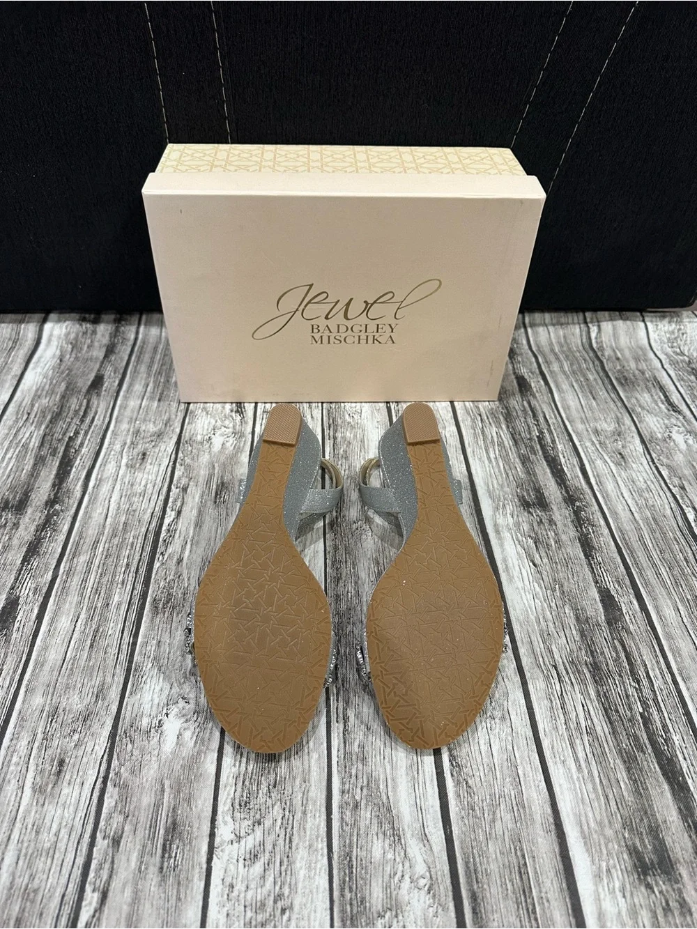 Badgley Mischka Jewel Badgley Mischka Womens Bellevue Wedge Heels Silver Sz 6.5
